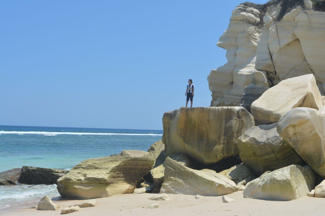 Little Paradise on Sumba: Watumbelar Beach